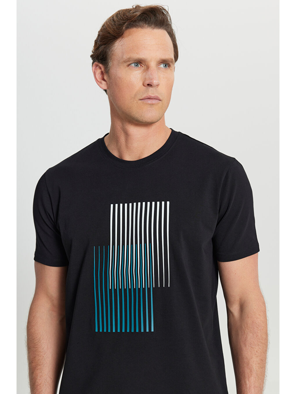 Erkek Siyah Pamuklu Slim Fit Dar Kesim Bisiklet Yaka Baskılı Esnek Tişört-3