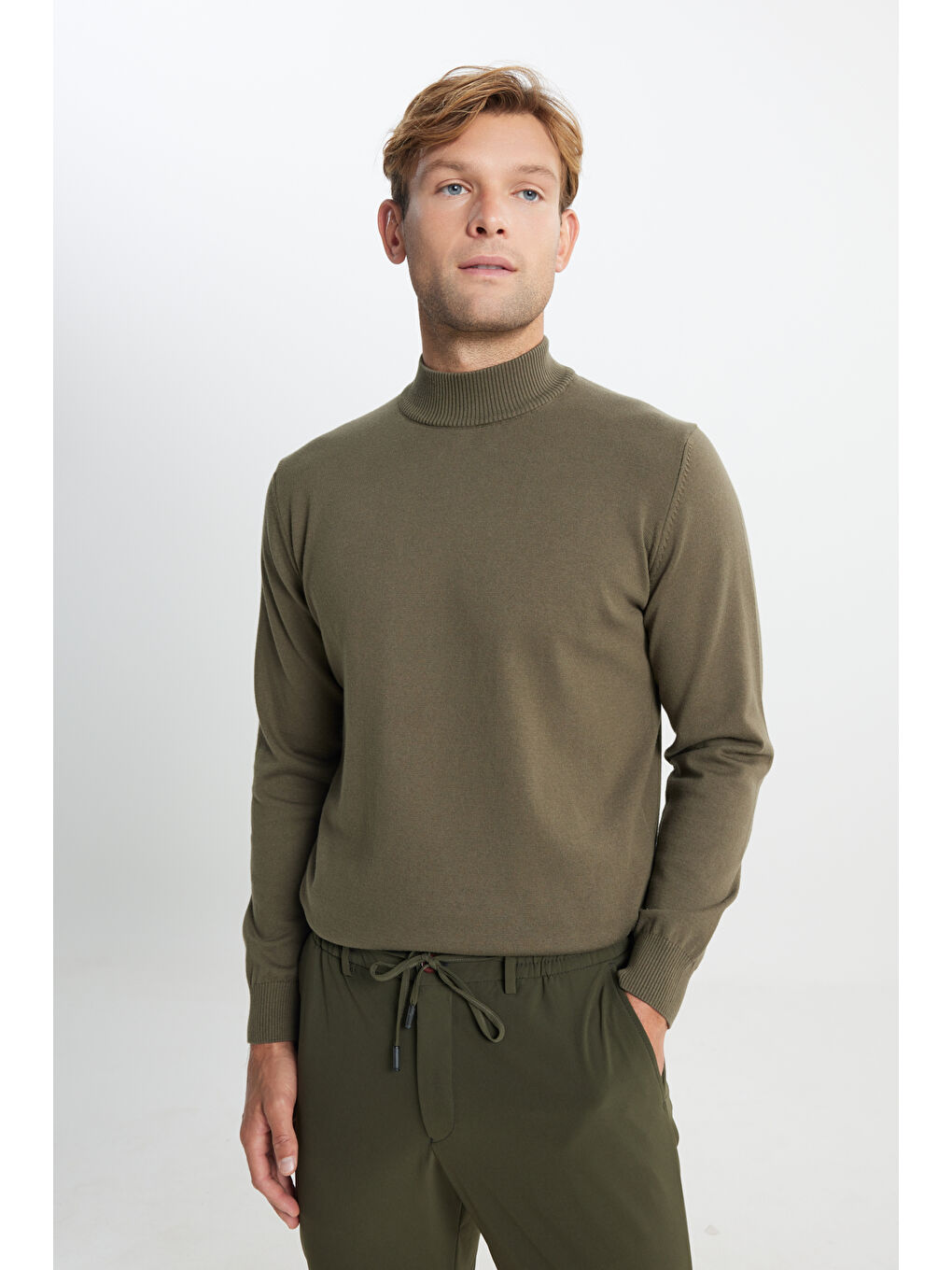 Erkek Haki Pamuklu Standart Fit Normal Kesim Yarım Balıkçı Yaka Triko Kazak