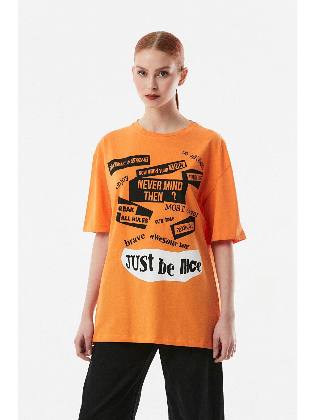 Turuncu Yazı Baskılı Bisiklet Yaka Oversize Tişört