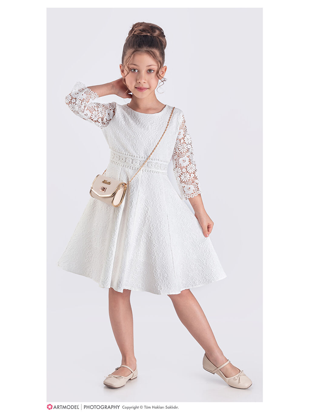 Beyaz Kız Çocuk Çantalı Gupürlü Kapri Kollu Elbise ELB.2723-4