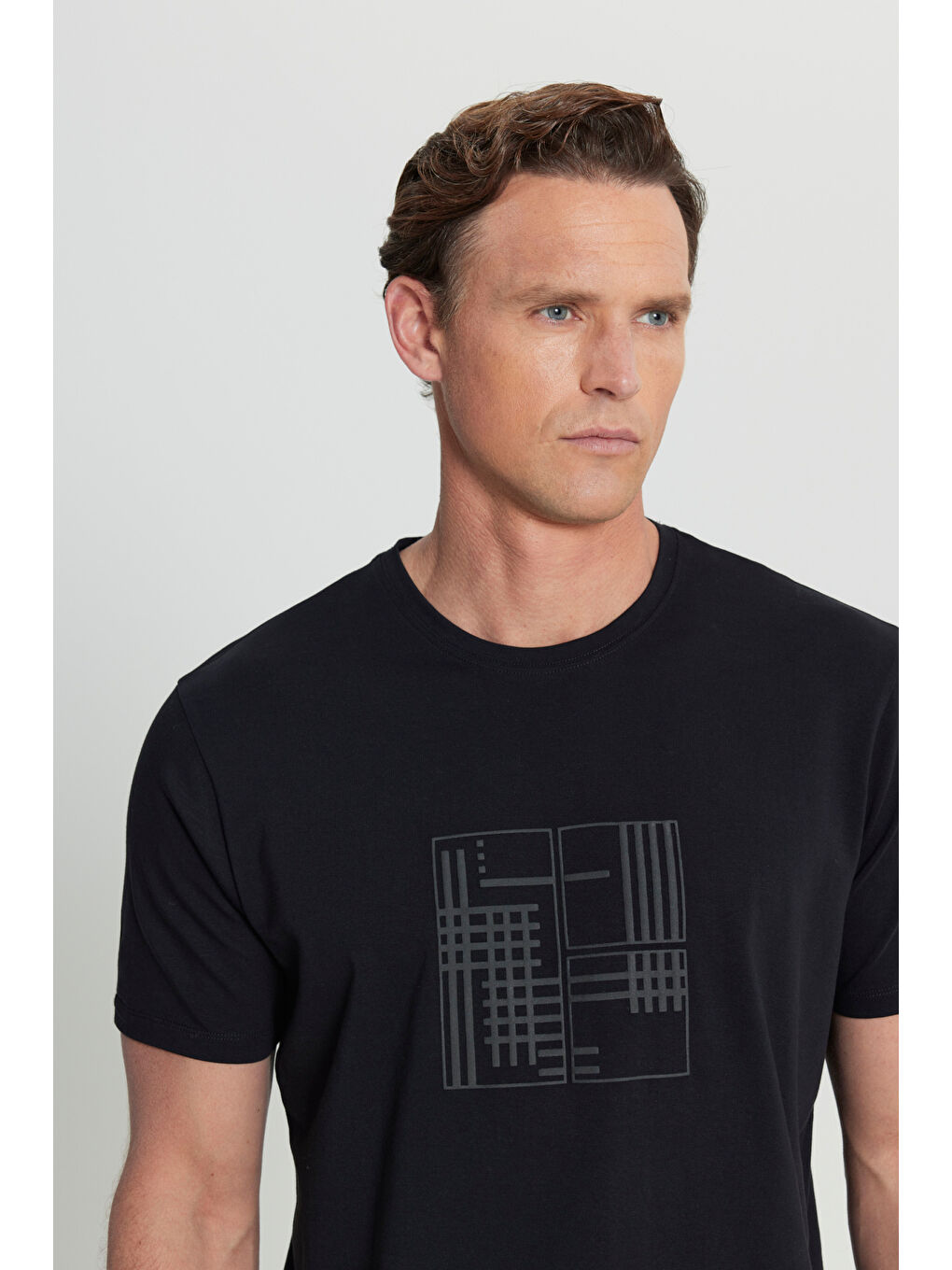 Erkek Siyah Pamuklu Slim Fit Dar Kesim Baskılı Esnek Tişört-2