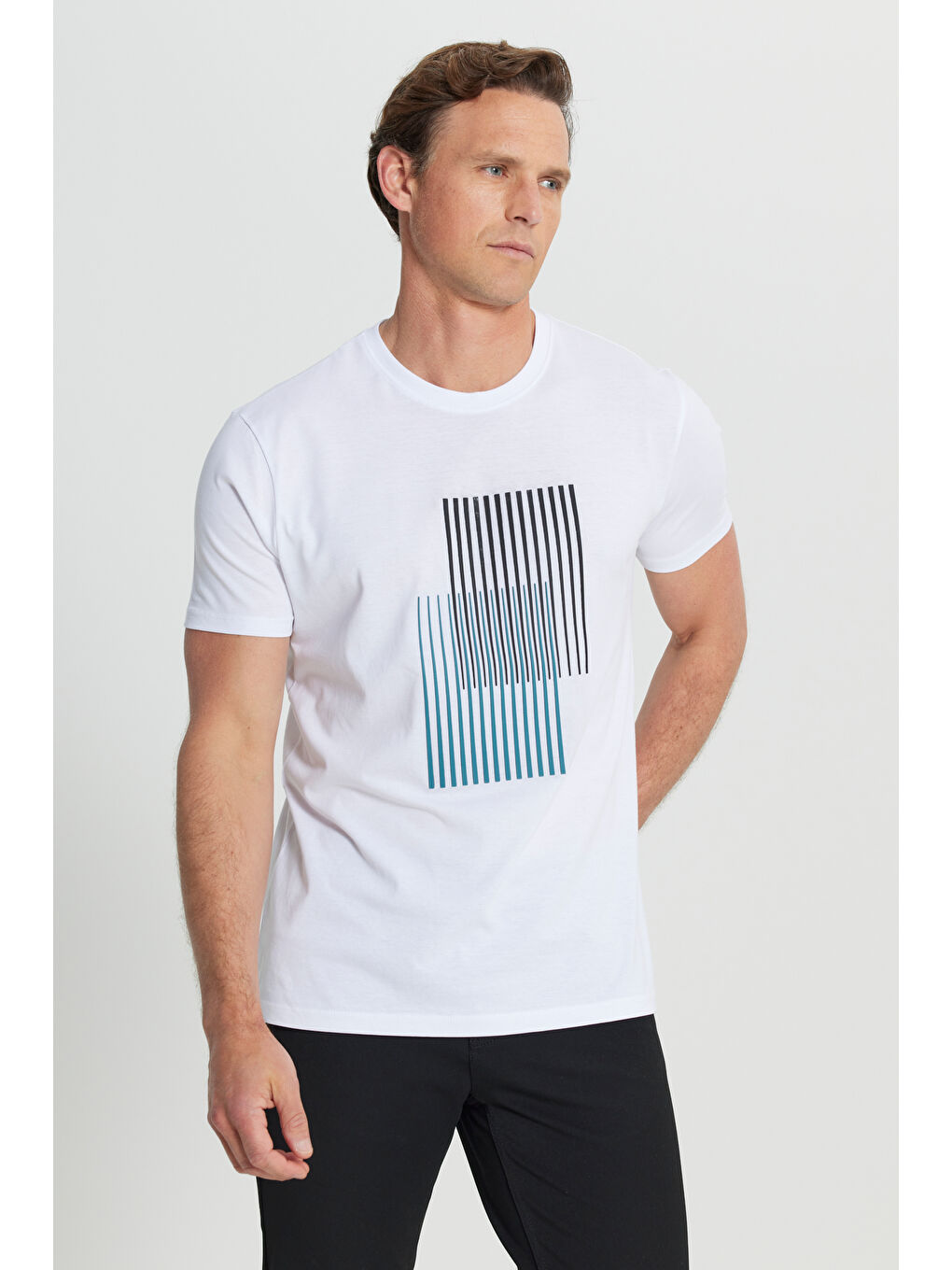 Erkek Beyaz Pamuklu Slim Fit Dar Kesim Bisiklet Yaka Baskılı Esnek Tişört-2