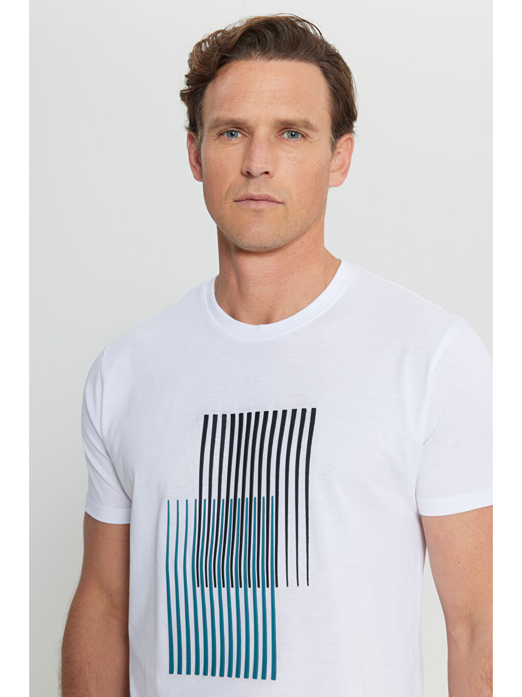 Erkek Beyaz Pamuklu Slim Fit Dar Kesim Bisiklet Yaka Baskılı Esnek Tişört-3