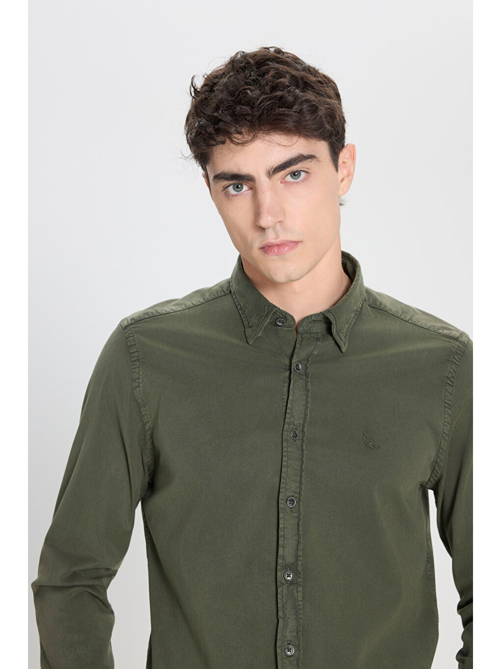 Erkek Haki Slim Fit Dar Kesim Gizli Düğme Yaka Pamuklu Gömlek-2