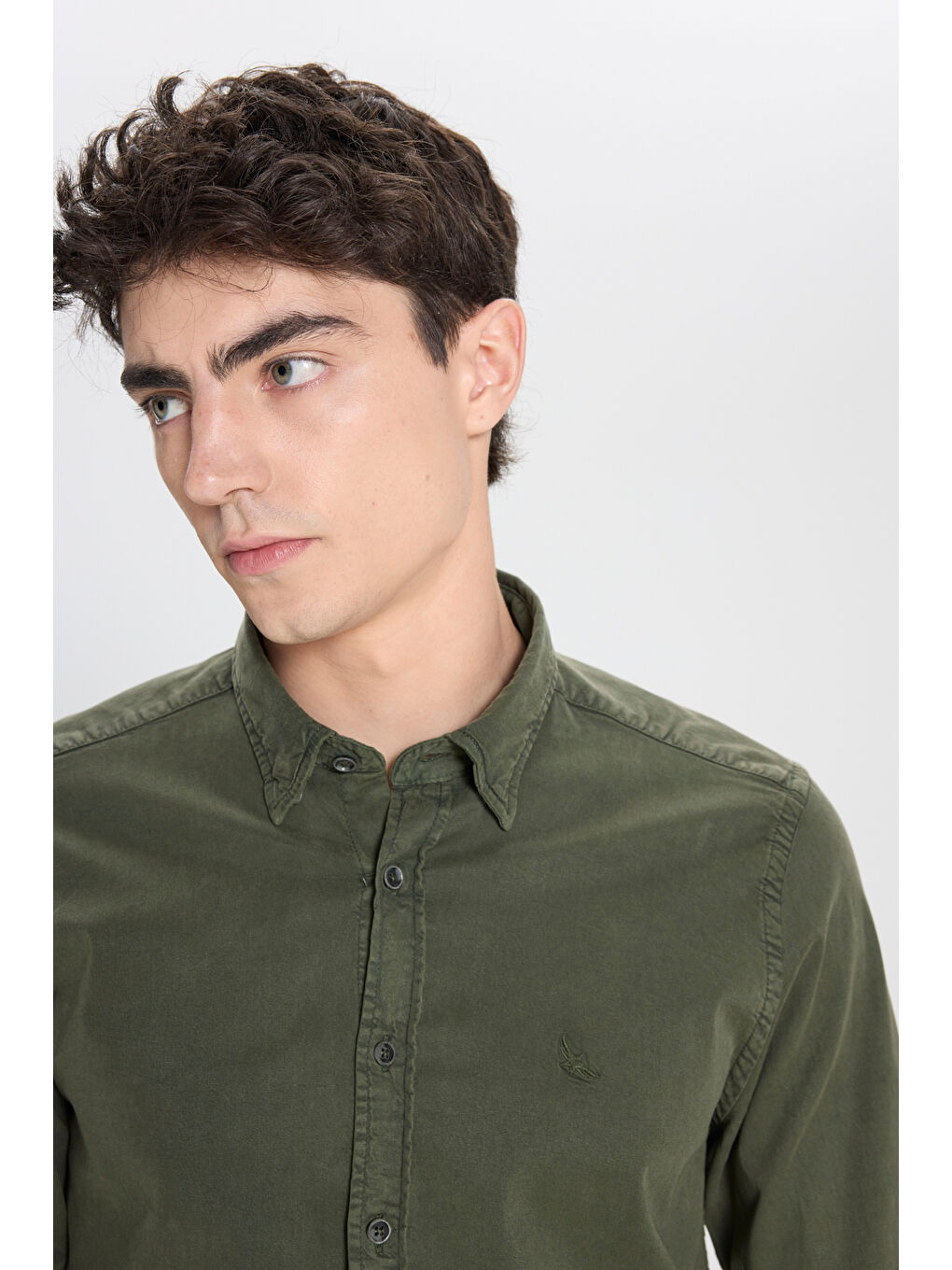 Erkek Haki Slim Fit Dar Kesim Gizli Düğme Yaka Pamuklu Gömlek-3