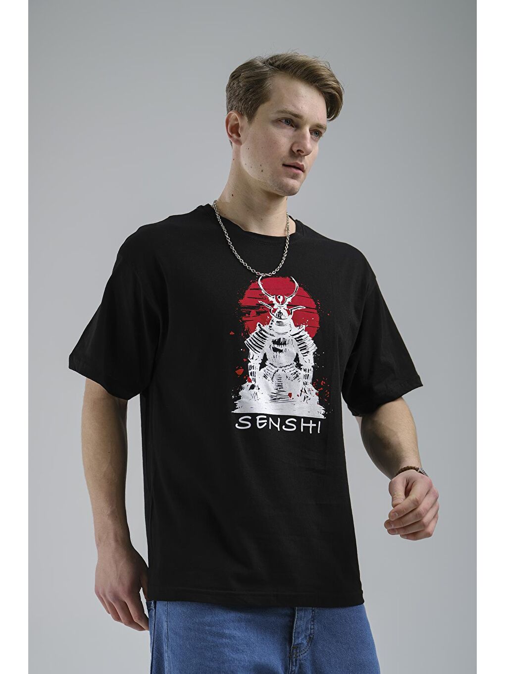 Siyah Önü ve Arkası Baskılı Erkek  Tişört