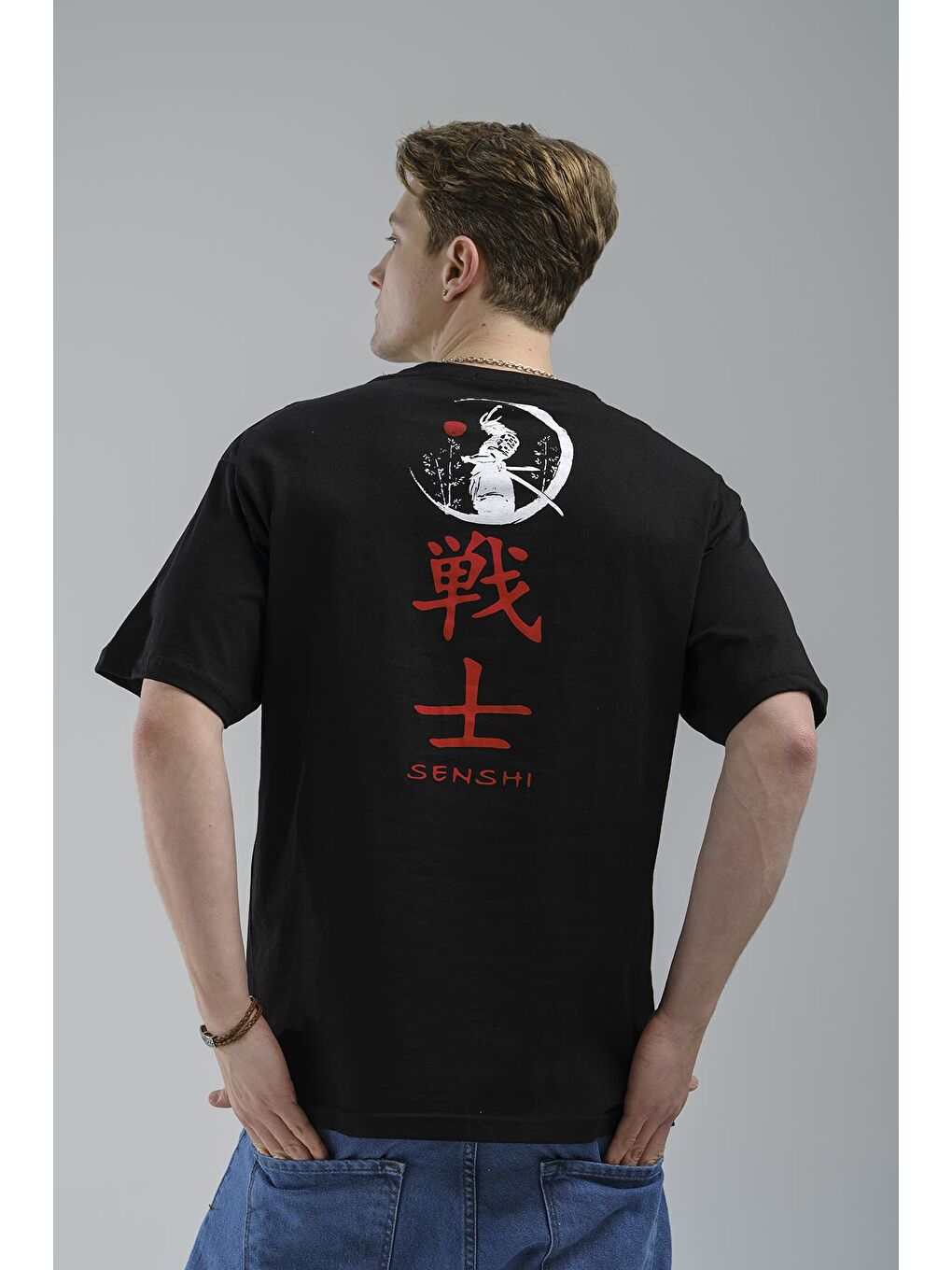 Siyah Önü ve Arkası Baskılı Erkek  Tişört-1