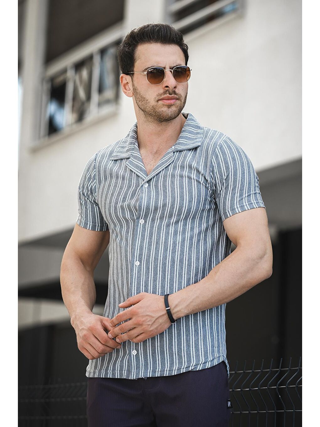 Gri Slim Fit Elastanlı Kısa Kol Çizgili Waffle Apaç Yaka Erkek Gömlek-1