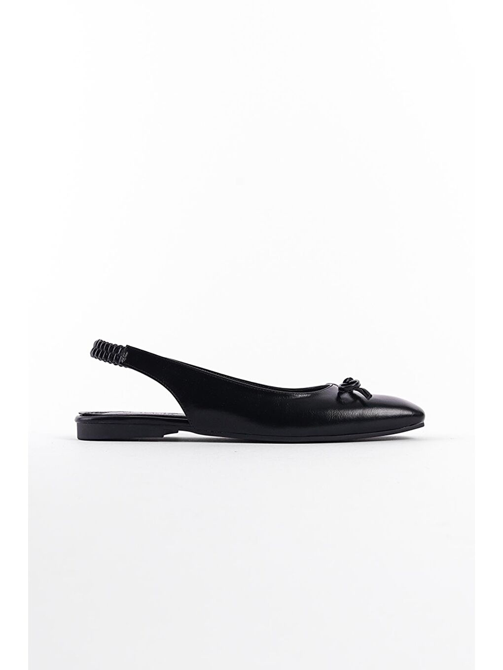 Siyah Arkası Açık Küt Burunlu Fiyonk Detaylı Arkası Lastikli Kadın Babet-1