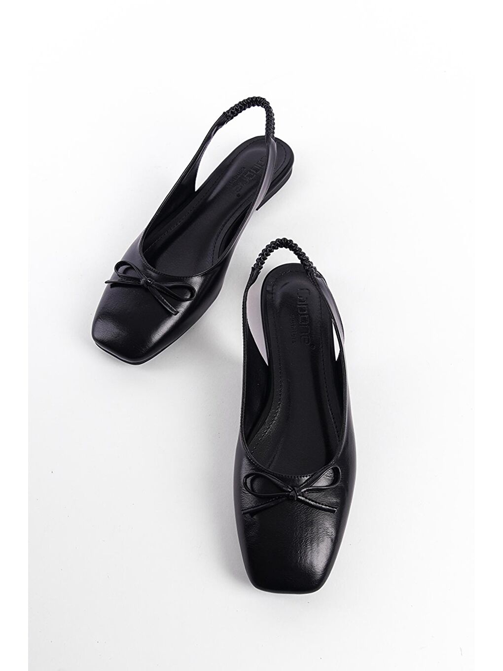 Siyah Arkası Açık Küt Burunlu Fiyonk Detaylı Arkası Lastikli Kadın Babet-3