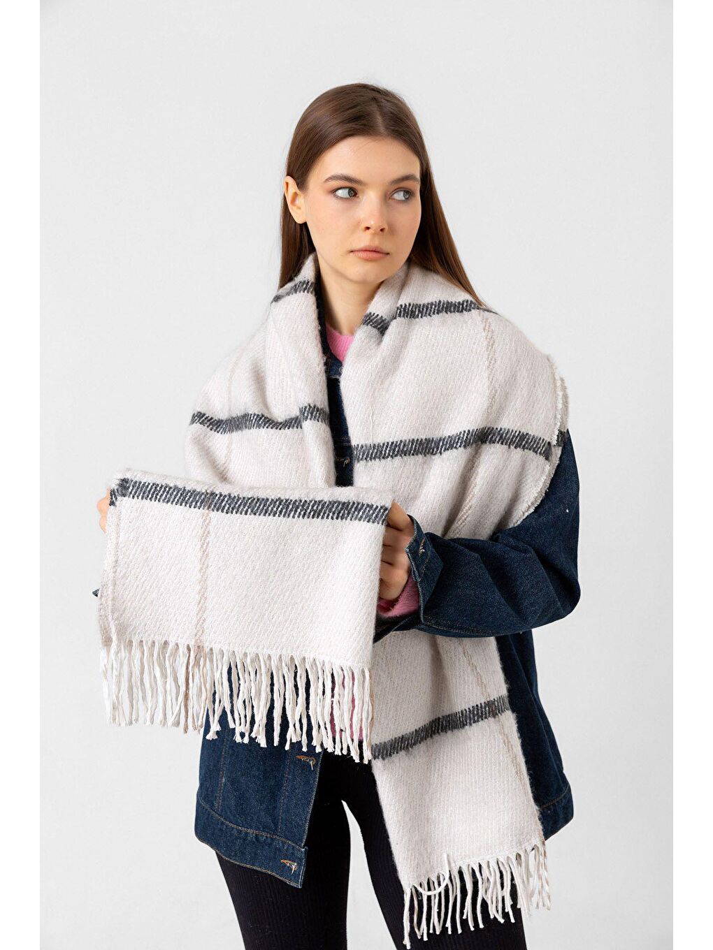 Kadın Ekru Püsküllü Buklet Atkı Şal SAL1293 57x190