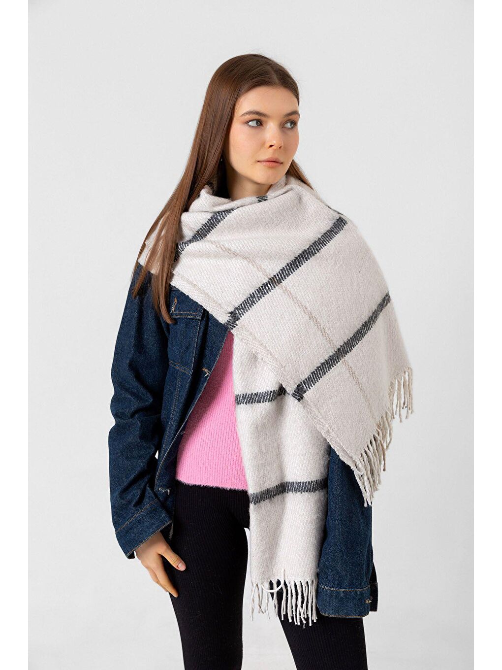 Kadın Ekru Püsküllü Buklet Atkı Şal SAL1293 57x190-1