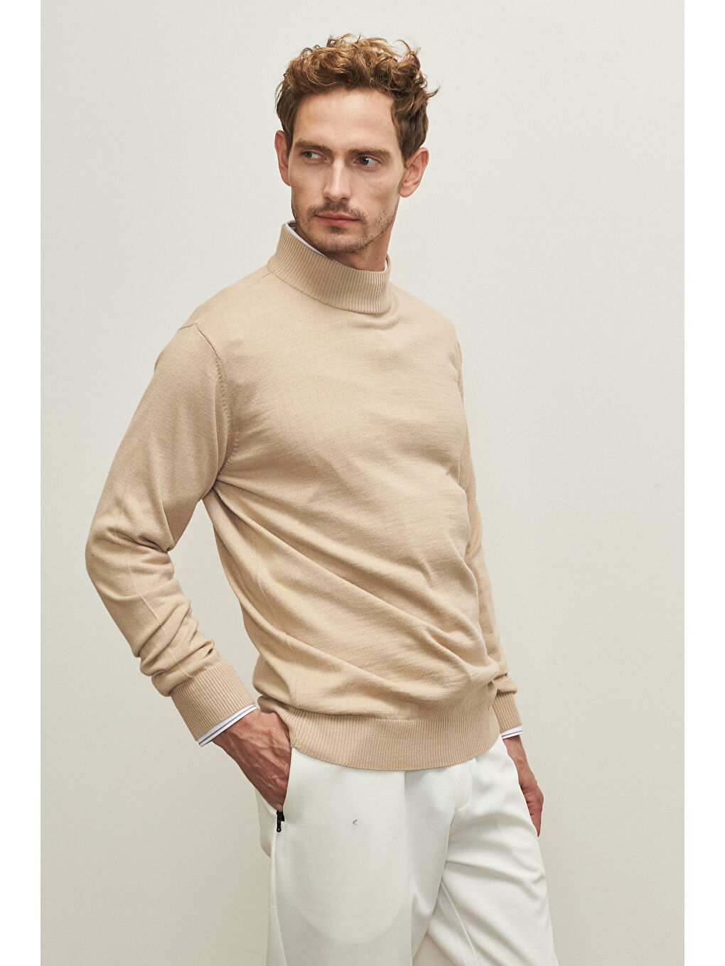 Erkek Bej Standart Fit Normal Kesim Yarım Balıkçı Yaka Yünlü Triko