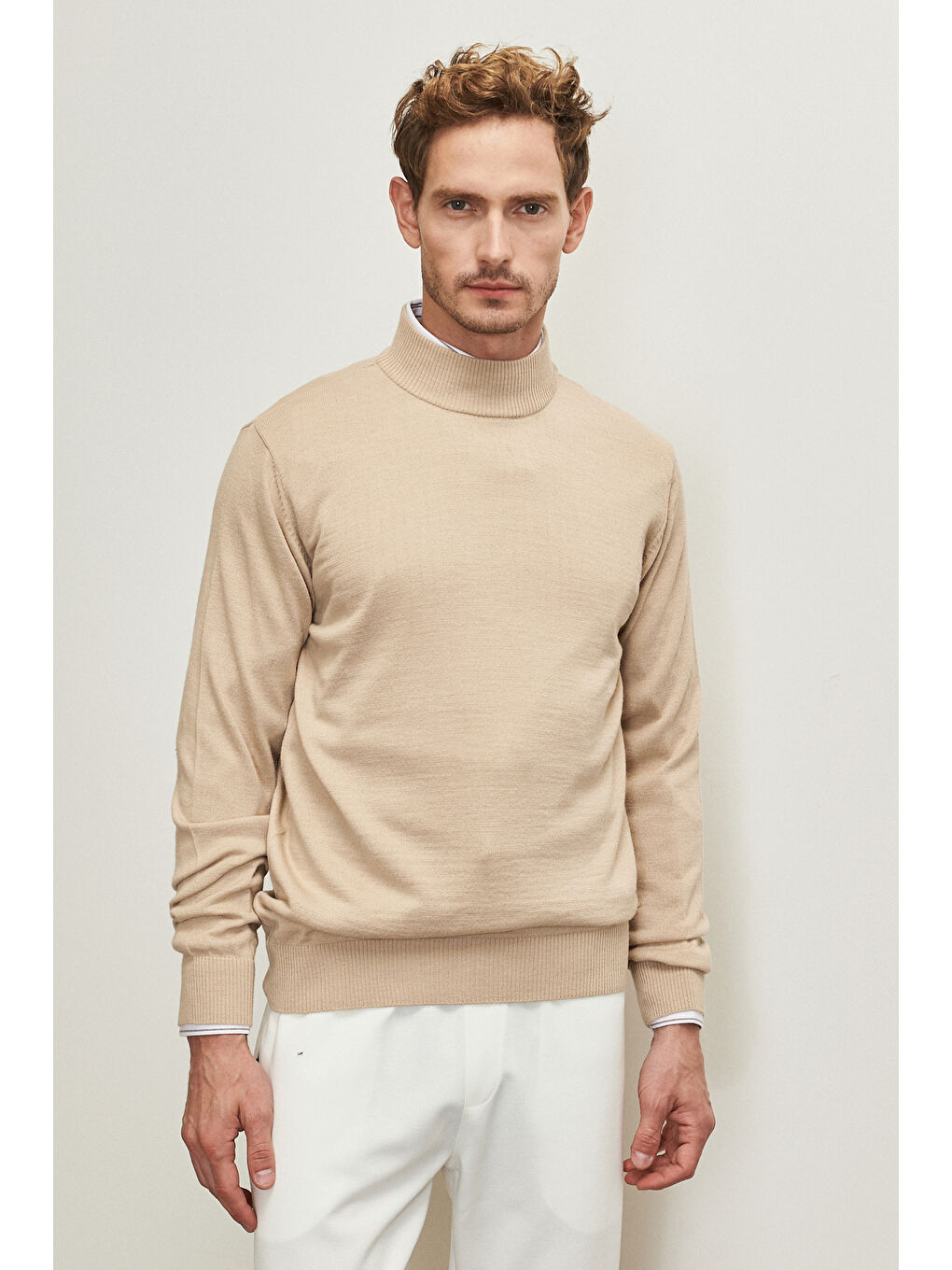 Erkek Bej Standart Fit Normal Kesim Yarım Balıkçı Yaka Yünlü Triko-2