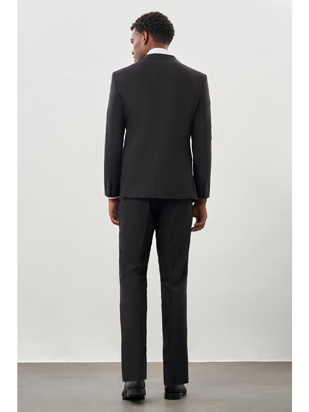 Siyah Düz Bez Ayağı Mono Yaka 2 Düğme Yünlü 6 Drop Comfort Fit Classic Takım Elbise 1001245180_001-4