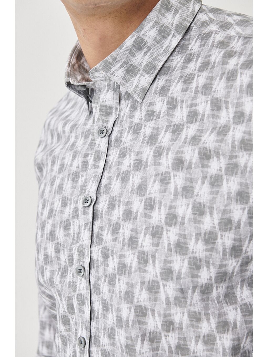 Erkek Açık Gri Slim Fit Dar Kesim Düğmeli Yaka Baskılı Açık Gri Gömlek-2