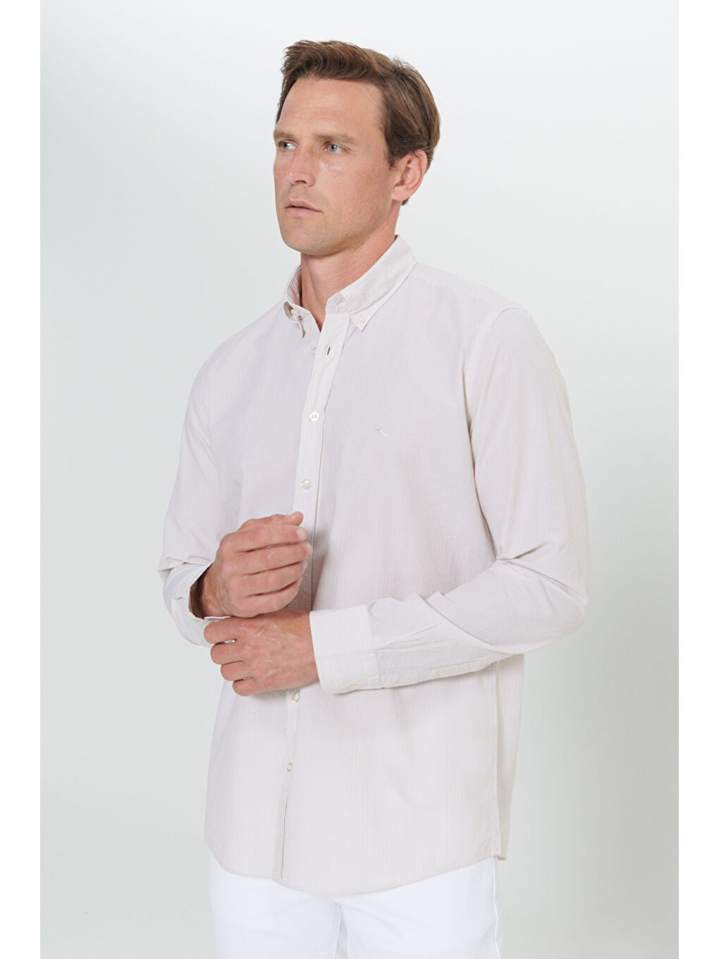 Erkek Beyaz-Bej Slim Fit Dar Kesim Düğmeli Yaka %100 Pamuk Çizgili Gömlek-2