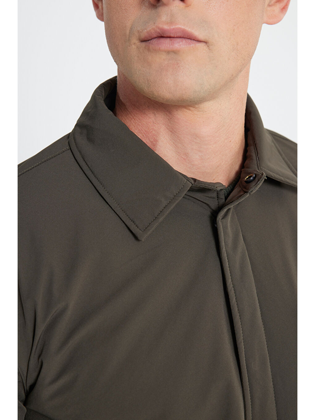 Erkek Haki Su İtici Standart Fit Normal Kesim Cepli Gömlek Yaka Mont-5