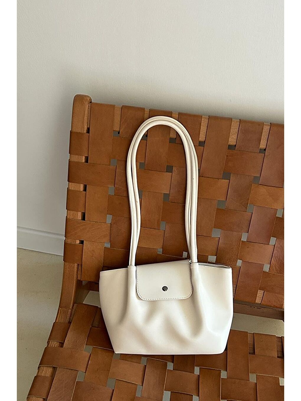 Ekru Lior Kapaklı Omuz Çanta Krem-2