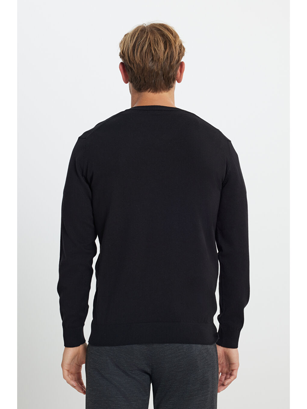 Erkek Siyah Pamuklu Standart Fit Normal Kesim V Yaka Basic Triko Kazak-4