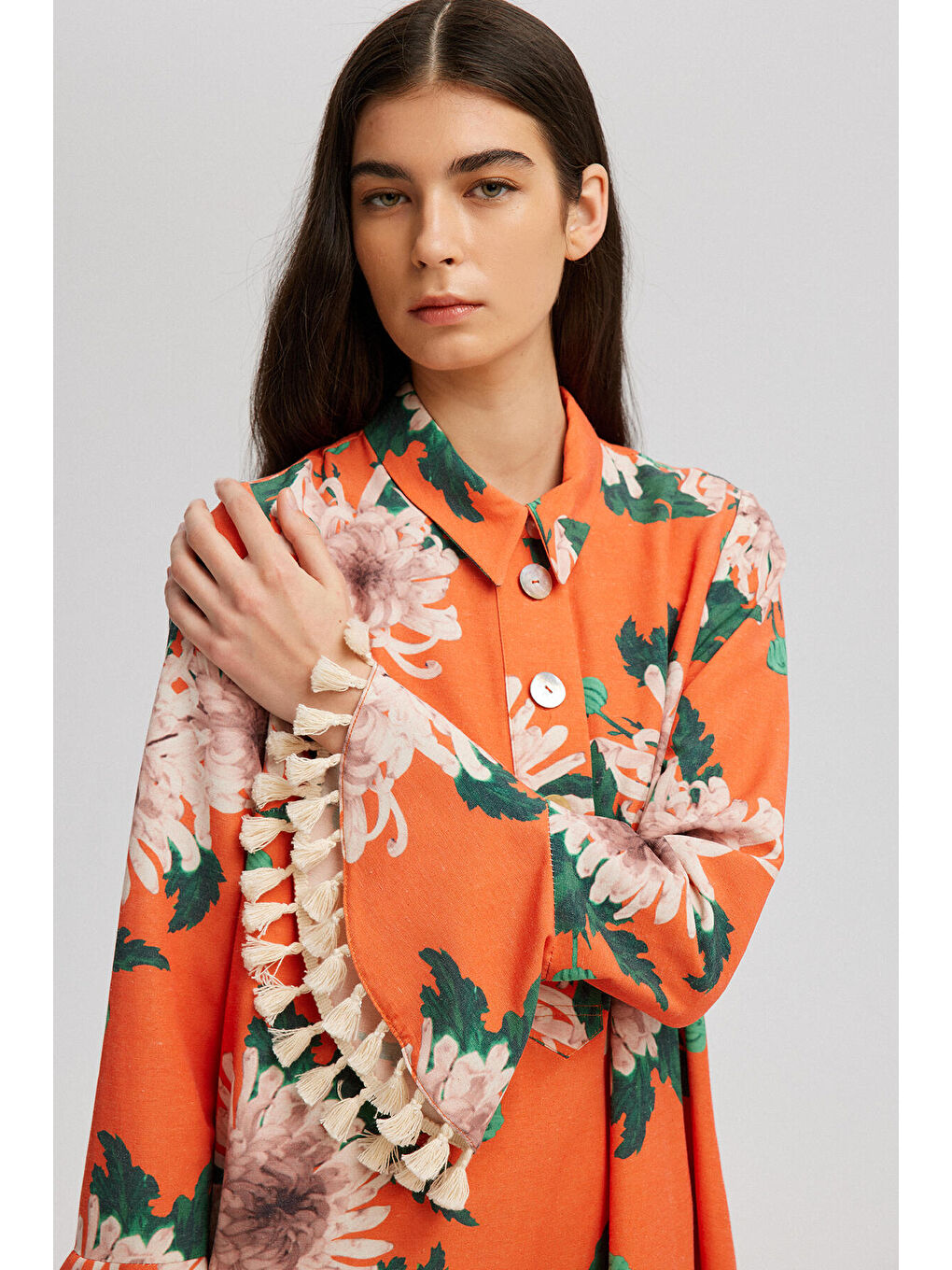 Turuncu Çiçek Desenli Doğal Dokulu Elbise-1