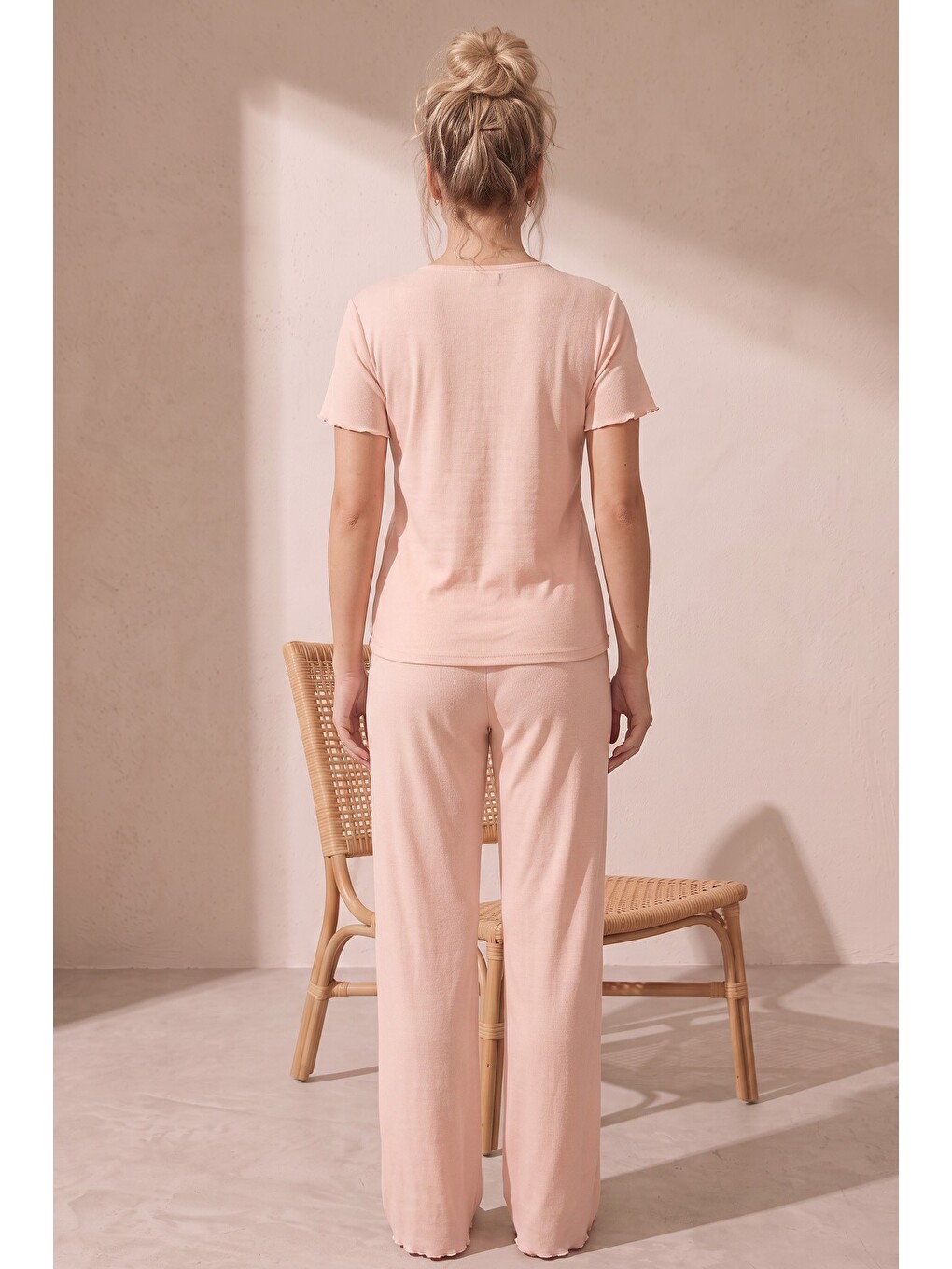 Pembe Dantelli Pamuklu Fitilli Kaşkorse Örme Pijama Takım 26120701-2