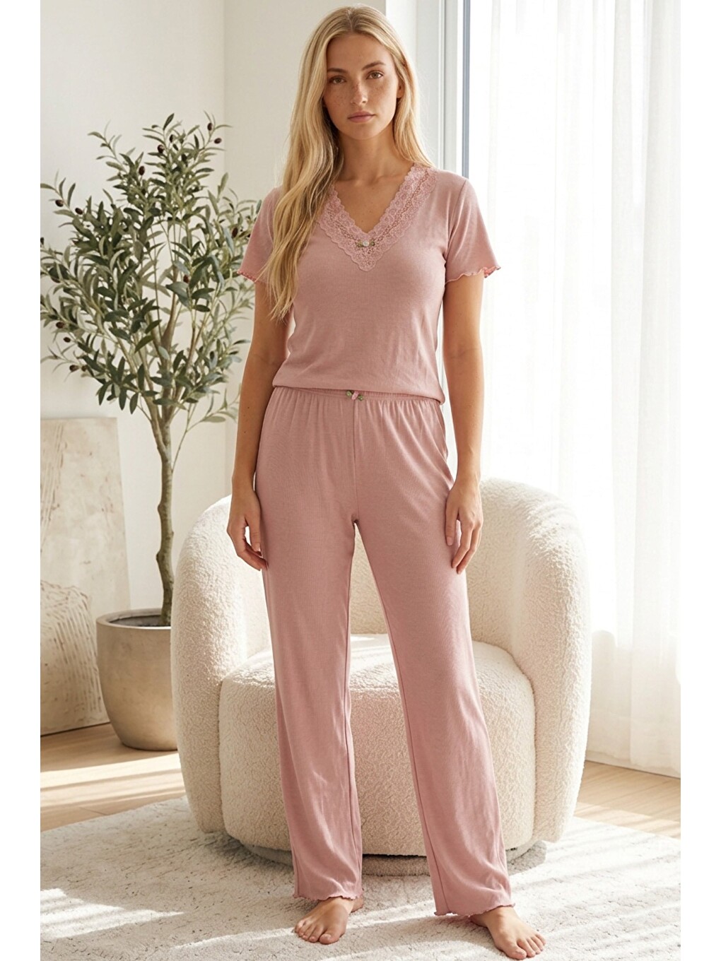 Pembe Dantelli Pamuklu Fitilli Kaşkorse Örme Pijama Takım 26120701-1