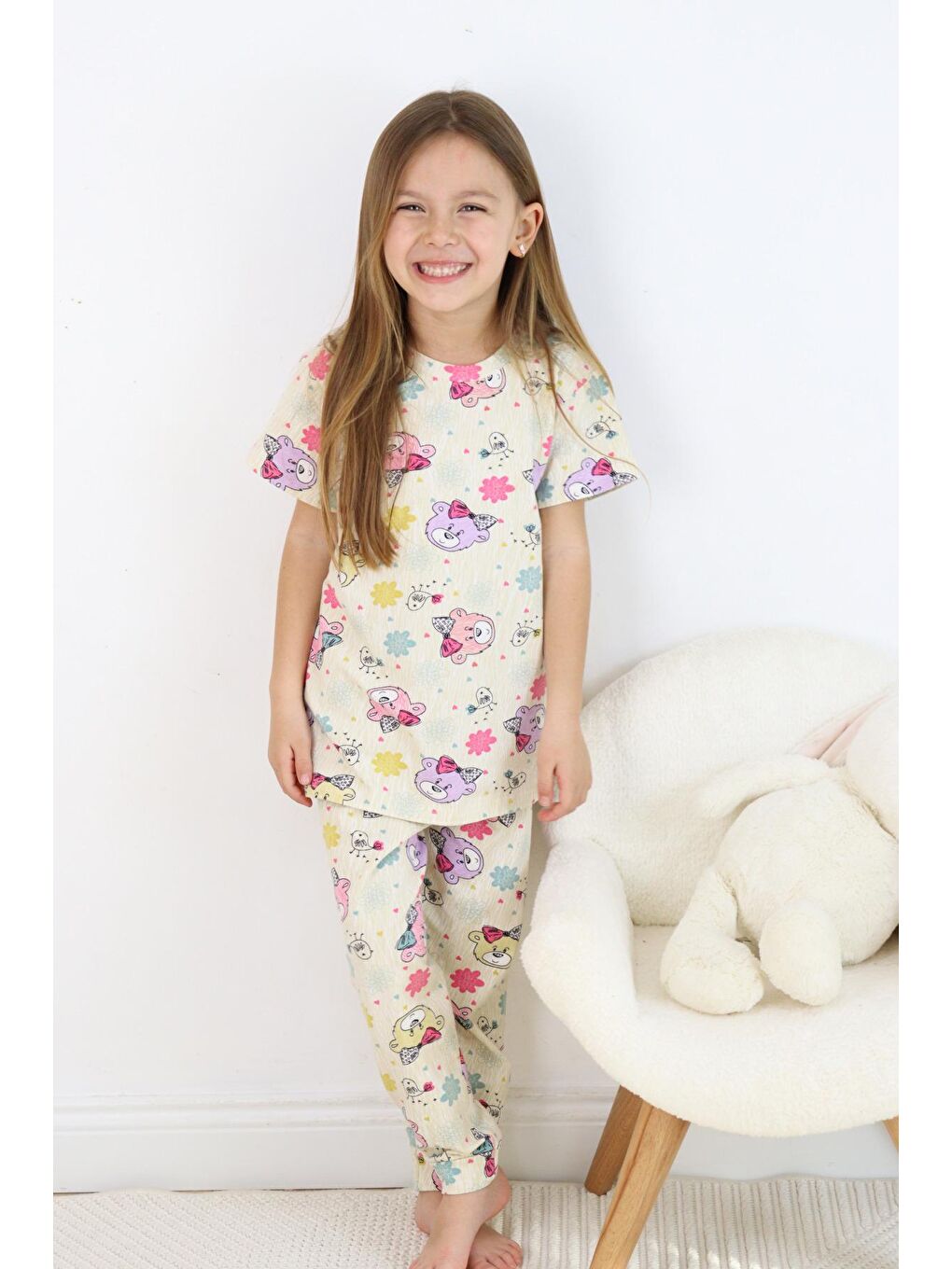 Harika KIDS Ekru Kız Çocuk Pamuklu Penye Kumaş Baskılı Pijama Takımı