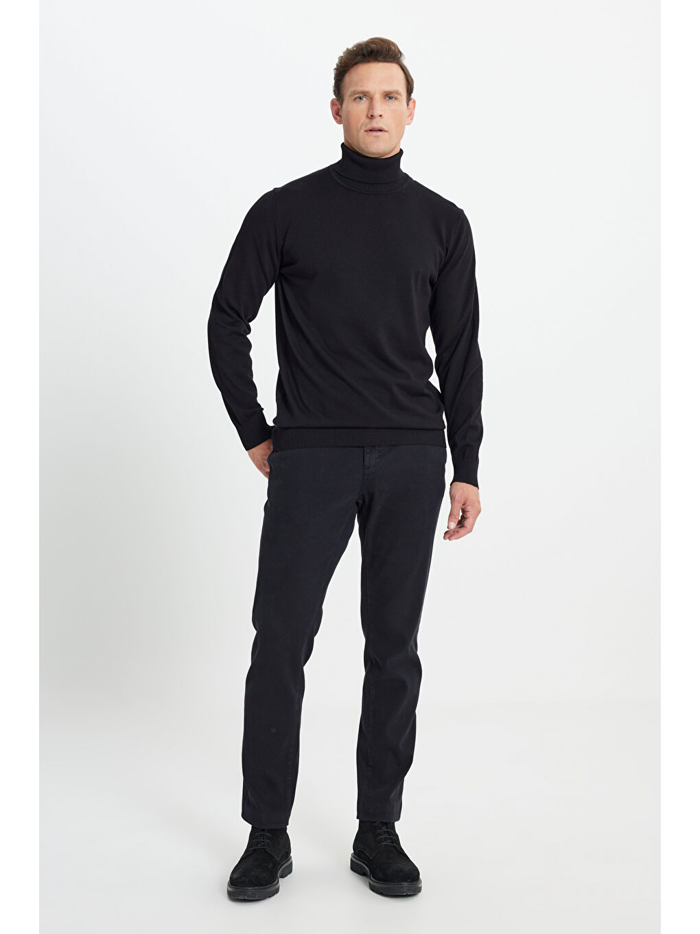 Erkek Siyah Pamuklu Standart Fit Normal Kesim Tam Balıkçı Yaka Basic Triko Kazak-1