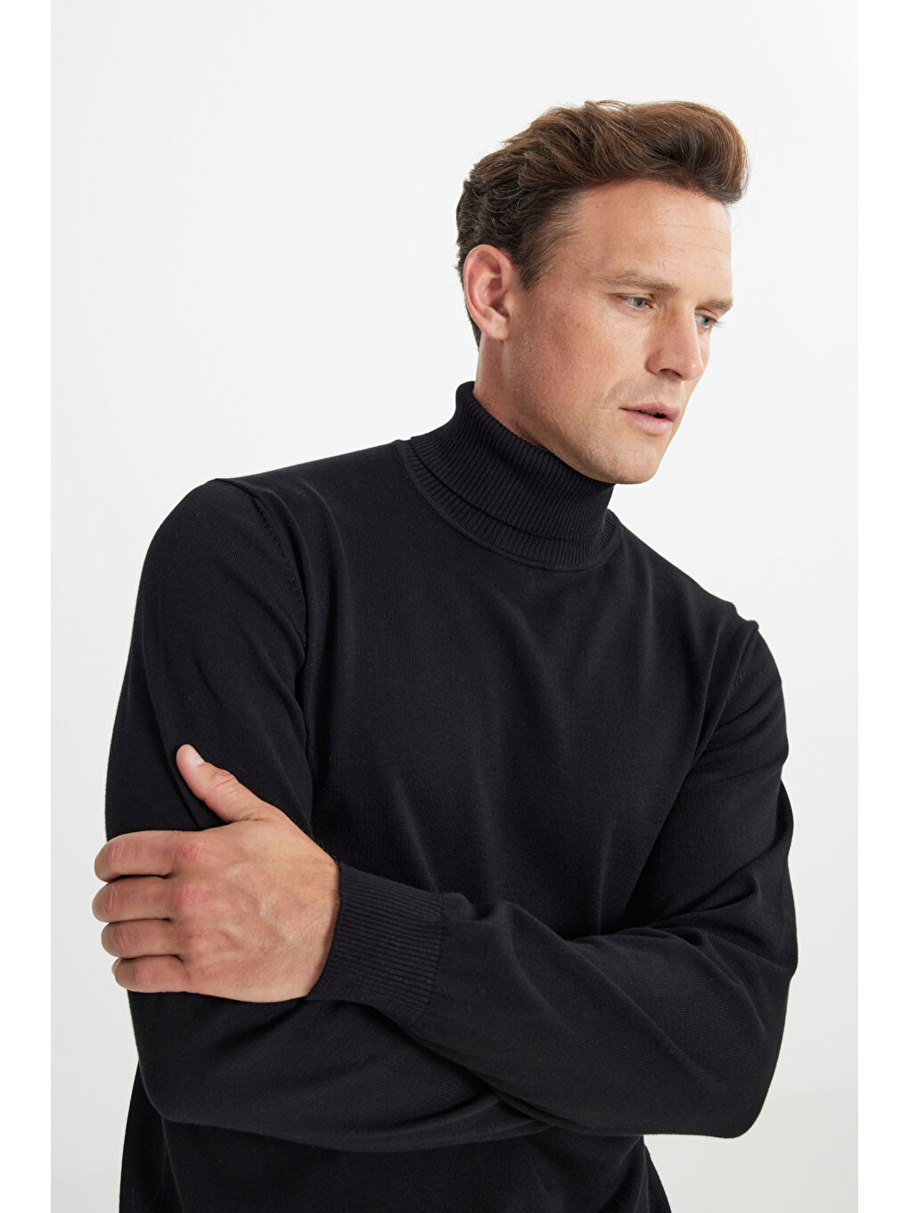 Erkek Siyah Pamuklu Standart Fit Normal Kesim Tam Balıkçı Yaka Basic Triko Kazak-2