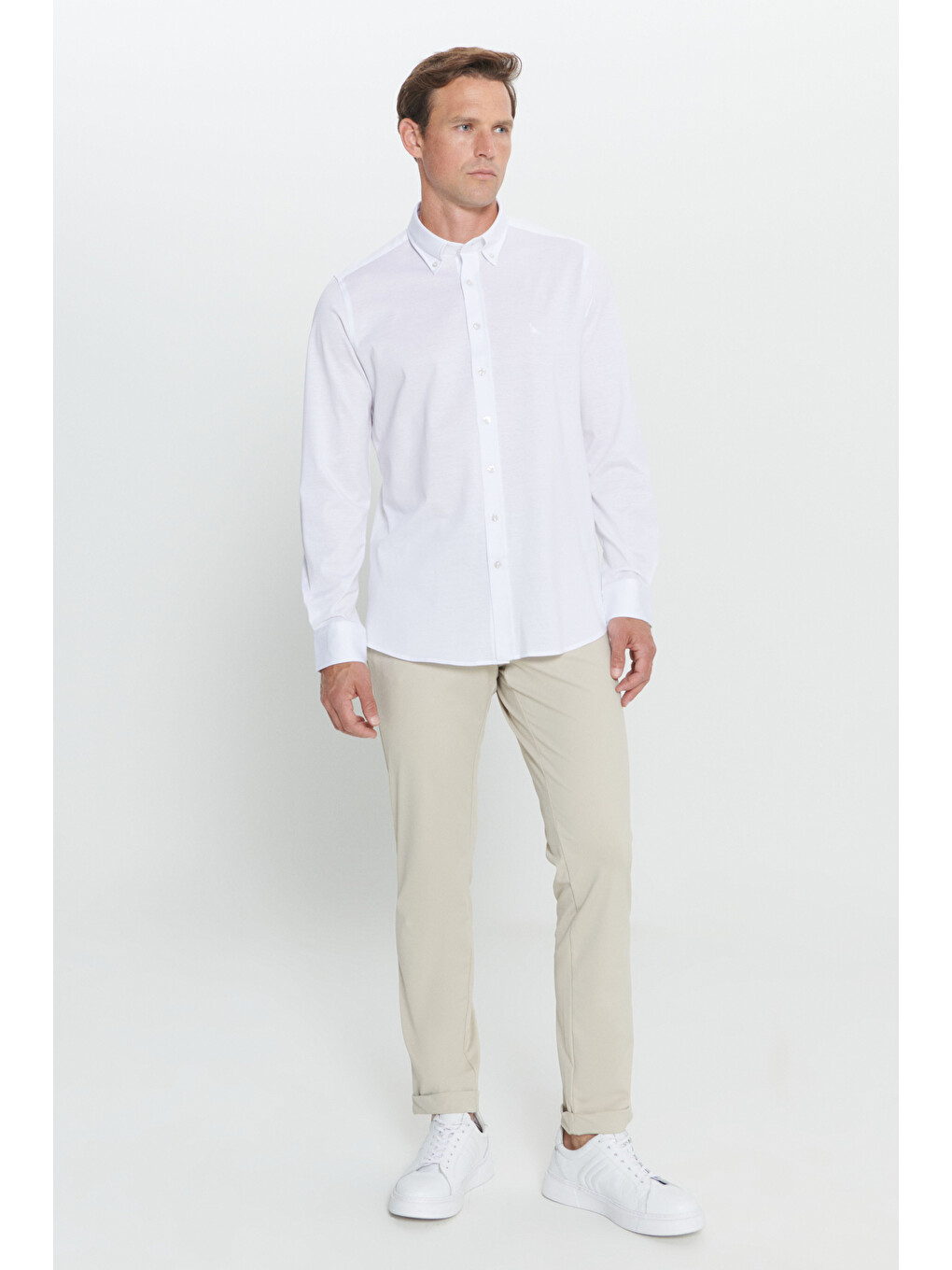 Erkek Beyaz Slim Fit Dar Kesim Düğmeli Yaka Gömlek-1