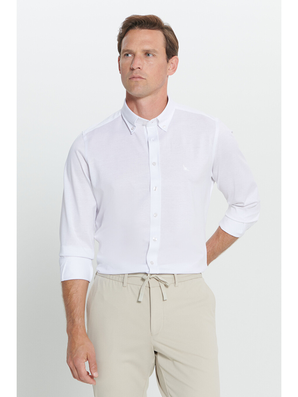 Erkek Beyaz Slim Fit Dar Kesim Düğmeli Yaka Gömlek-3