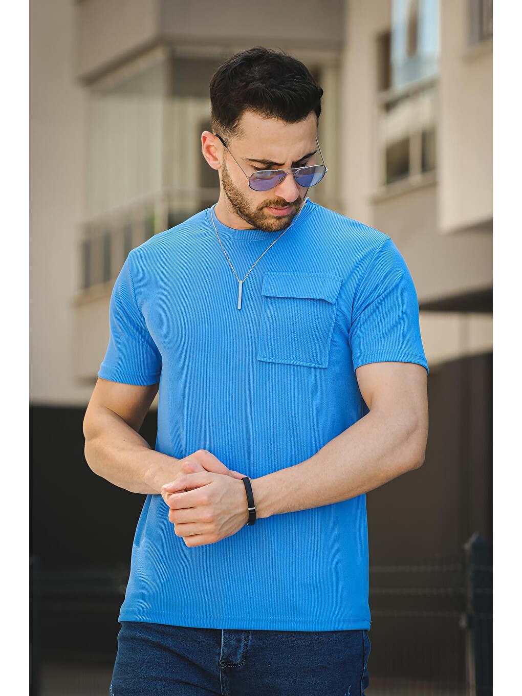 Mavi Mela Kolye Hediyeli Tek Cep Slim Fit Likralı Erkek Tişört