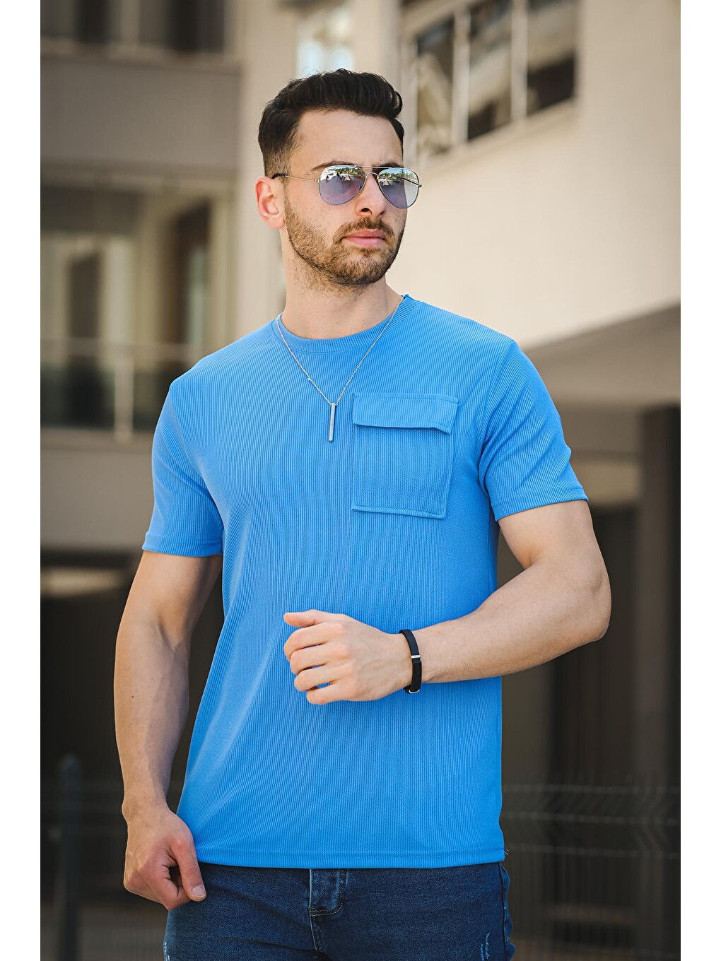 Mavi Mela Kolye Hediyeli Tek Cep Slim Fit Likralı Erkek Tişört-1