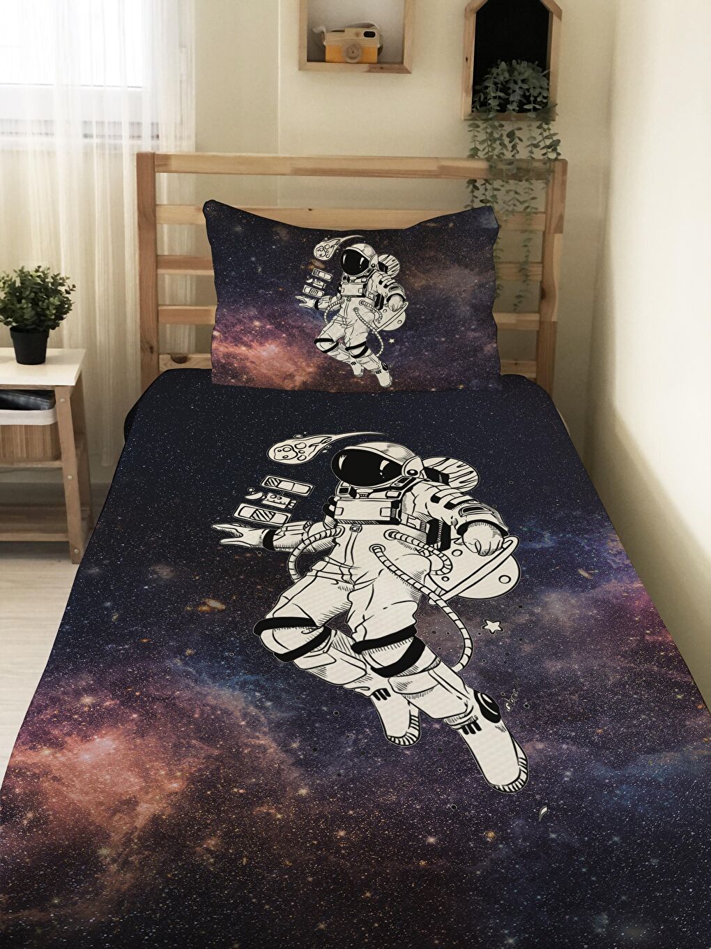 EVMİLA Karışık Astronot Desenli, Baskılı Tek Kişilik ve Çocuk Pike Takımı 160x220 Cm