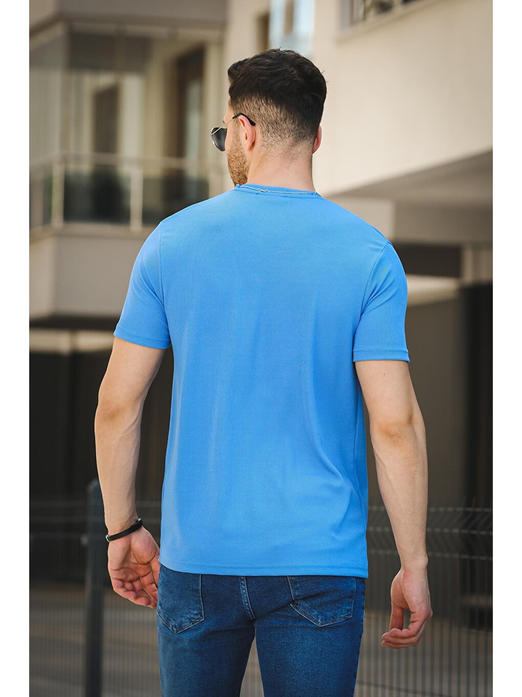 Mavi Mela Kolye Hediyeli Tek Cep Slim Fit Likralı Erkek Tişört-3