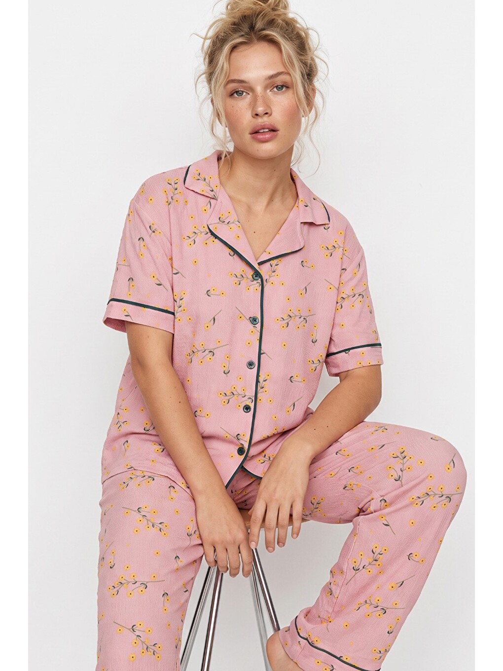 Pembe Bürümcük-krınkıl Kısa Kollu Düğmeli Biyeli Pijama Takım 26120525
