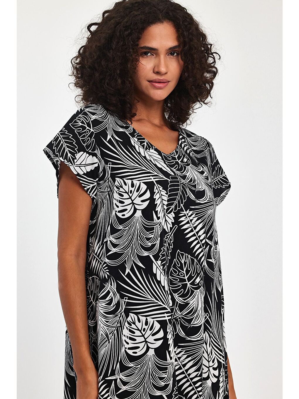 Siyah Kadın V Yaka Desenli Elbise TT72-2