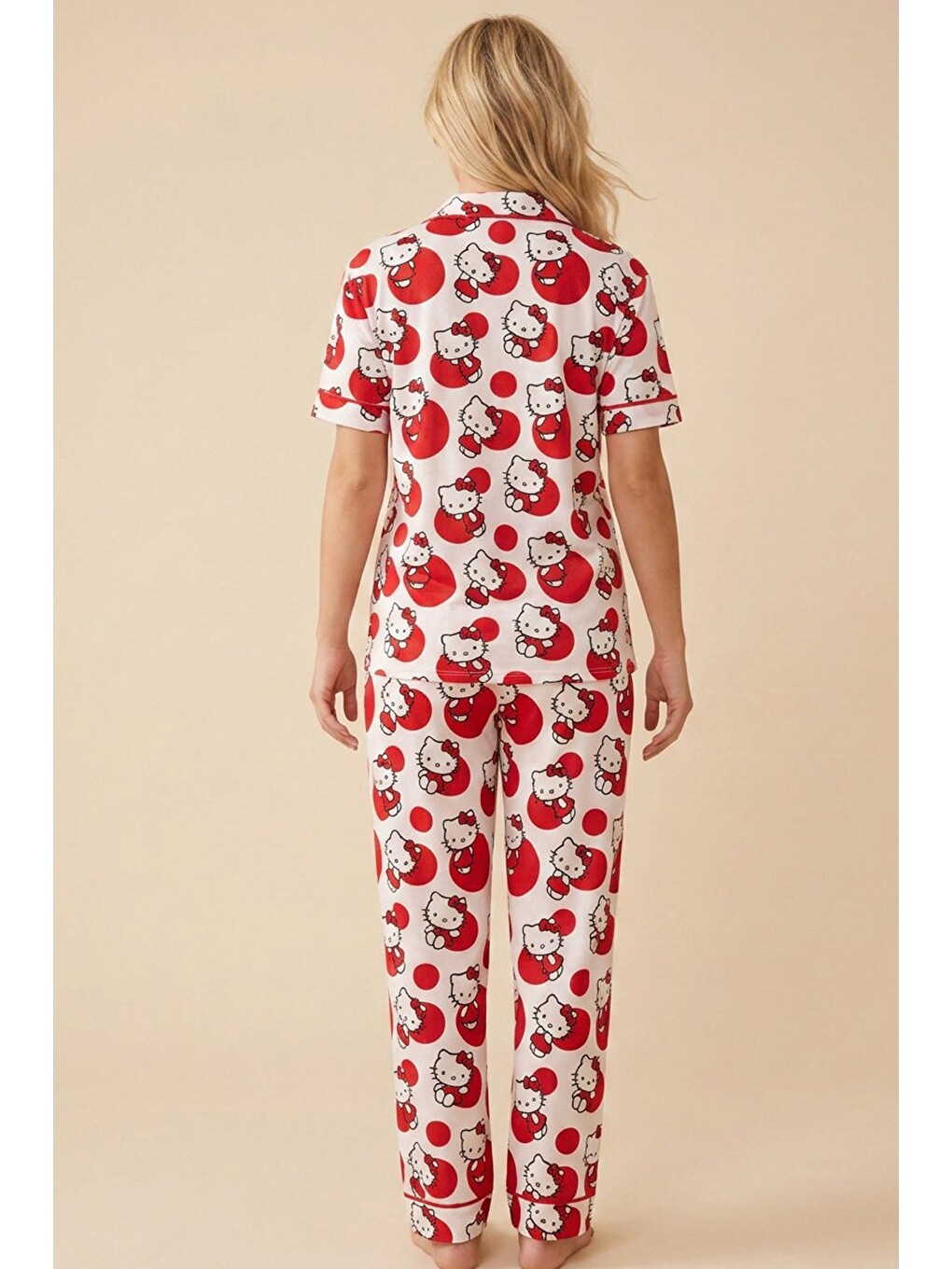 Beyaz Hello Kitty Lisanslı %100 Pamuk Pembe Çok Renkli Düğmeli Biyeli Pijama Takım 26120451-2