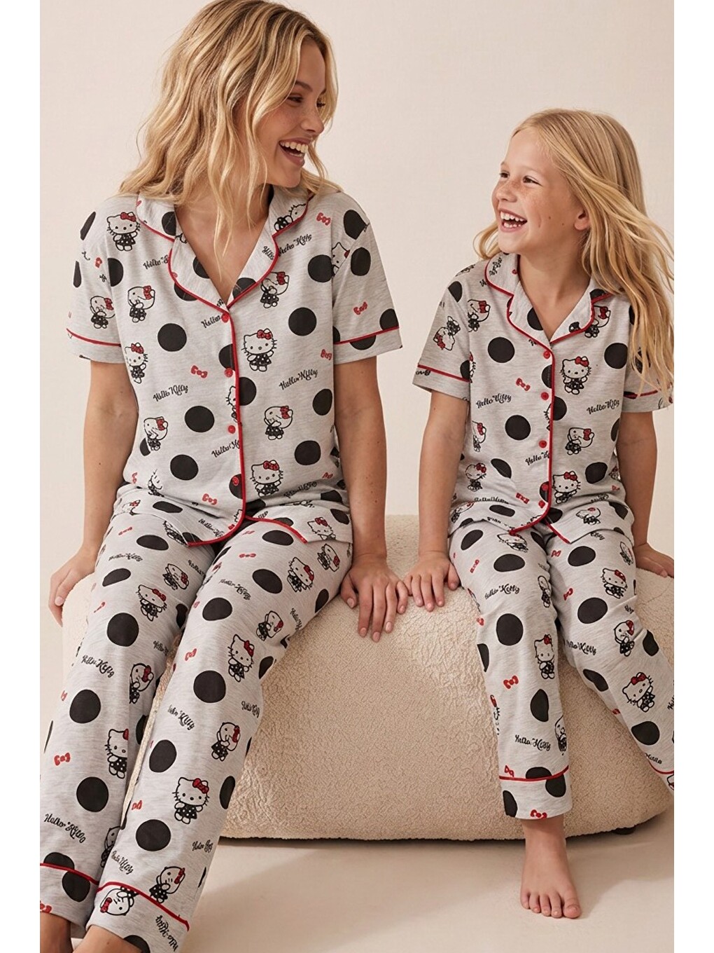 Gri Hello Kitty Lisanslı %100 Pamuk Pembe Çok Renkli Düğmeli Biyeli Pijama Takım 26120451
