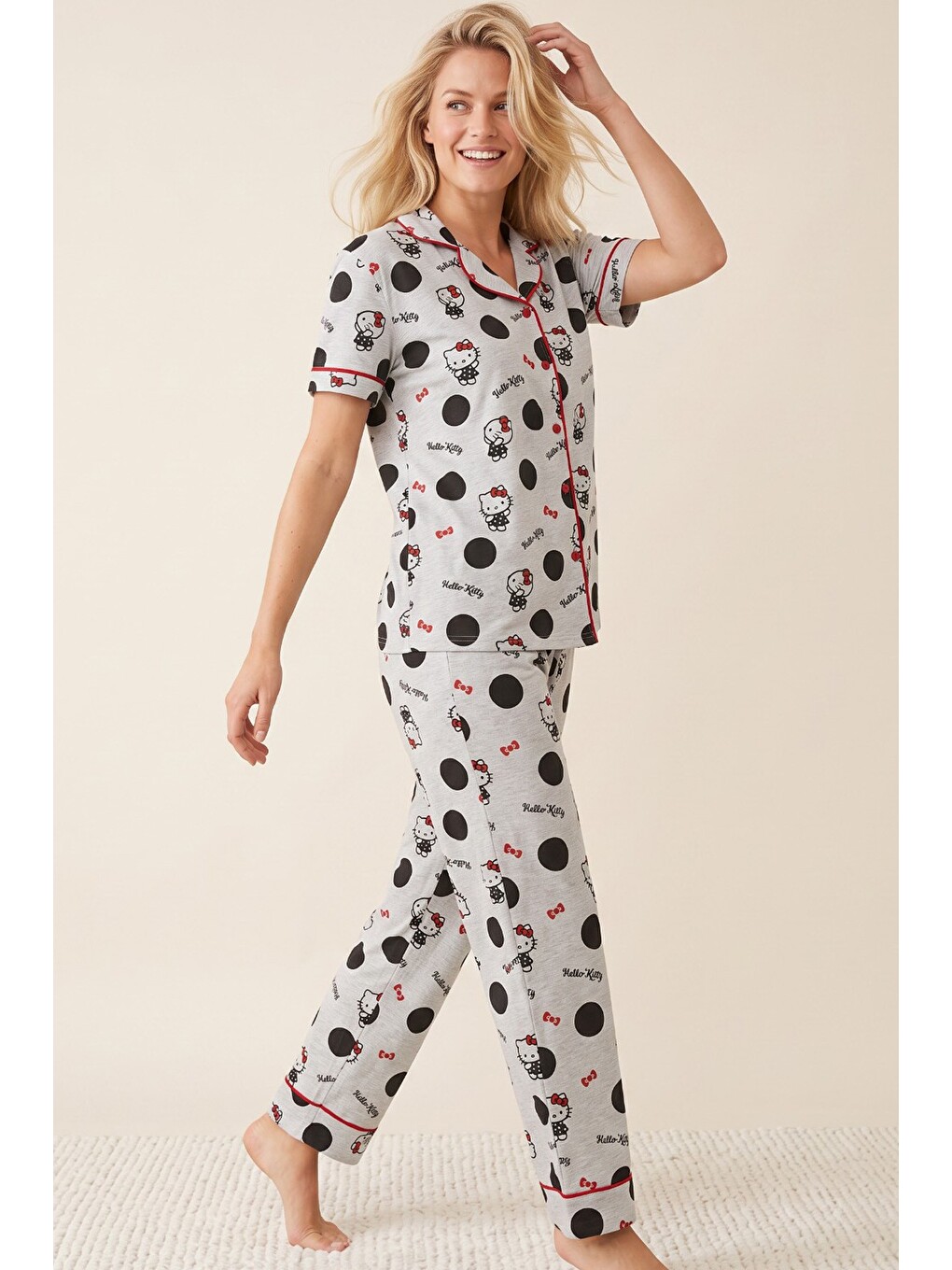 Gri Hello Kitty Lisanslı %100 Pamuk Pembe Çok Renkli Düğmeli Biyeli Pijama Takım 26120451-1
