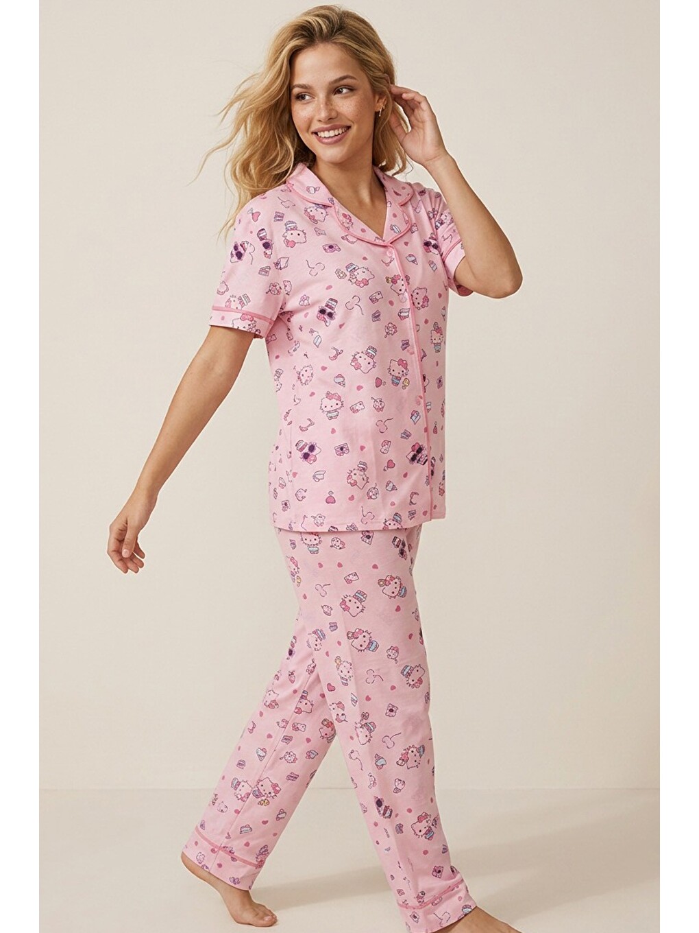 Hello Kitty Lisanslı %100 Pamuk Pembe Çok Renkli Düğmeli Biyeli Pijama Takım 26120451-1