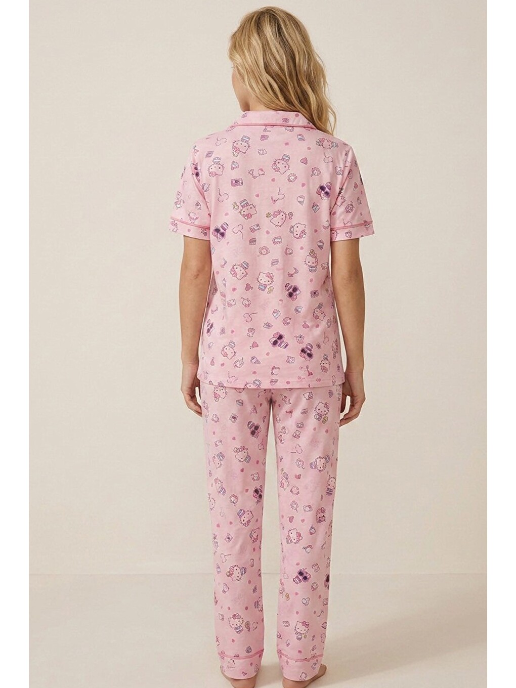 Hello Kitty Lisanslı %100 Pamuk Pembe Çok Renkli Düğmeli Biyeli Pijama Takım 26120451-2