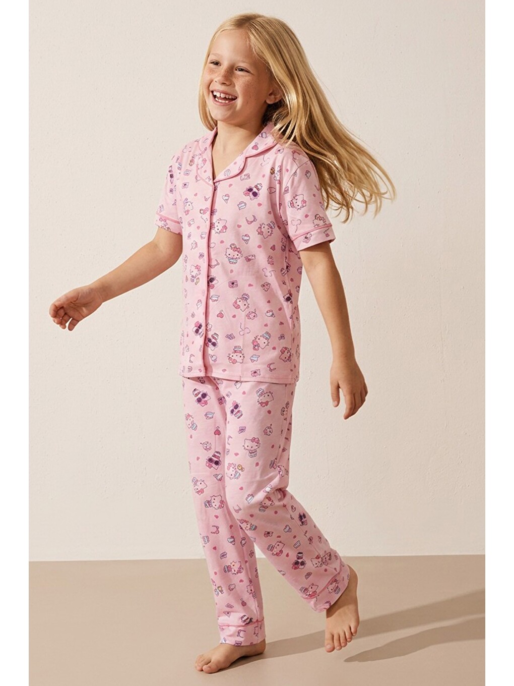 Hello Kitty Lisanslı %100 Pamuk Pembe Çok Renkli Düğmeli Biyeli Pijama Takım 26120451-3