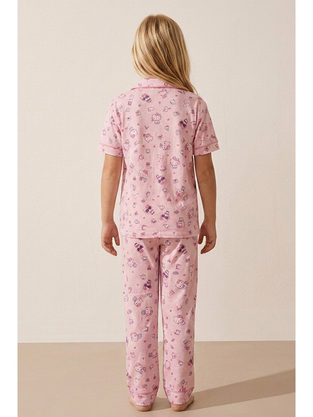 Hello Kitty Lisanslı %100 Pamuk Pembe Çok Renkli Düğmeli Biyeli Pijama Takım 26120451-4