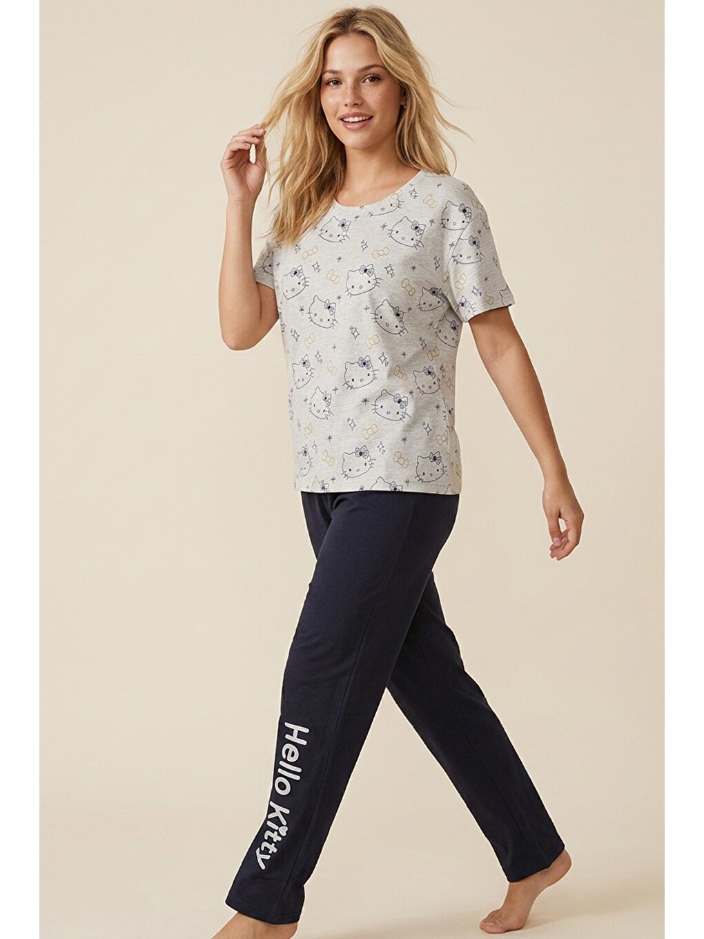 Gri Hello Kitty Lisanslı %100 Pembe Çok Renkli Bisklet Yaka Pijama Takım 26120461-1