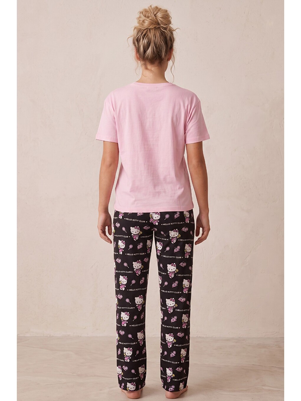 Hello Kitty Lisanslı %100 Pembe Çok Renkli Bisklet Yaka Pijama Takım 26120461-2