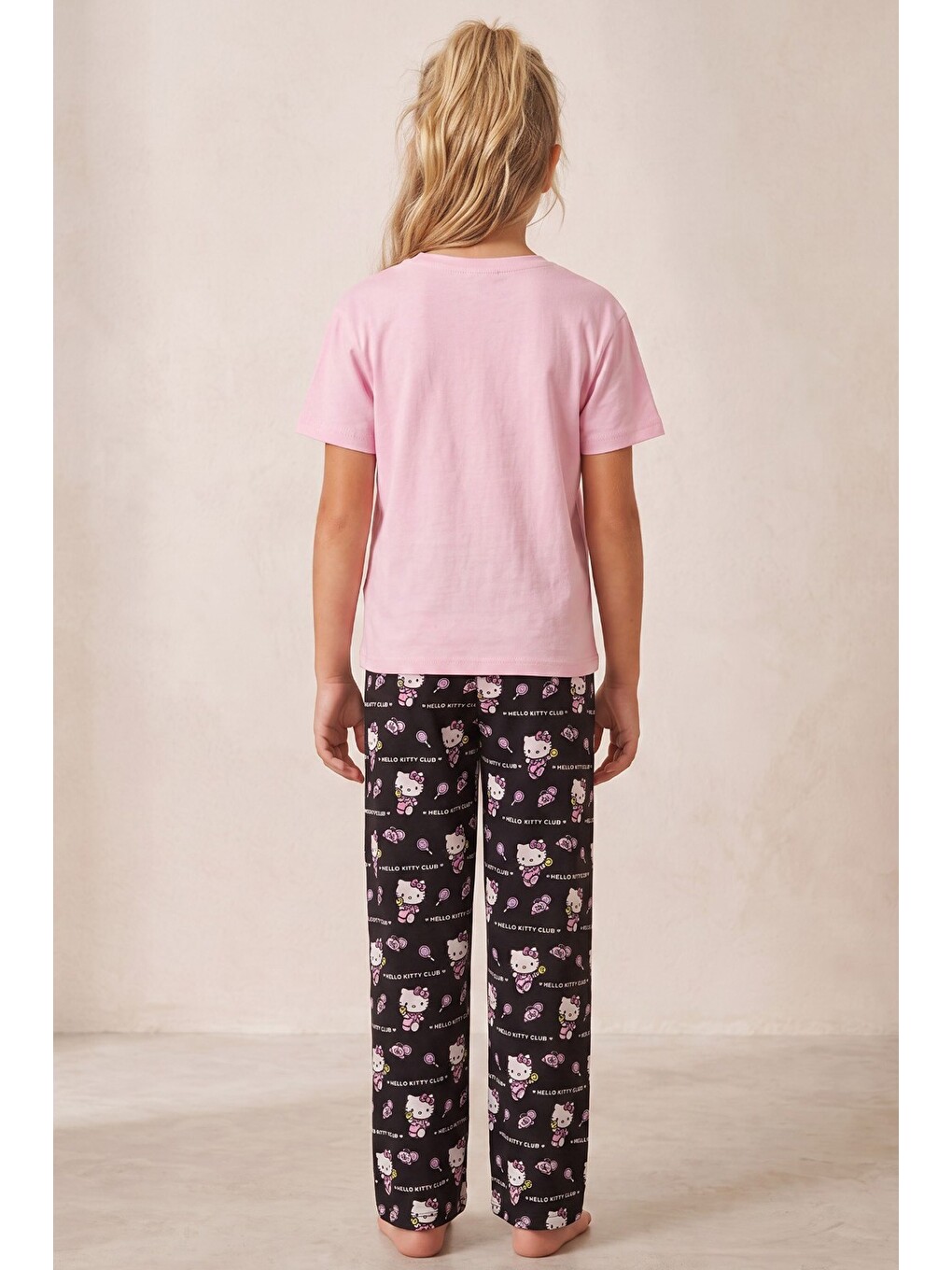 Hello Kitty Lisanslı %100 Pembe Çok Renkli Bisklet Yaka Pijama Takım 26120461-4