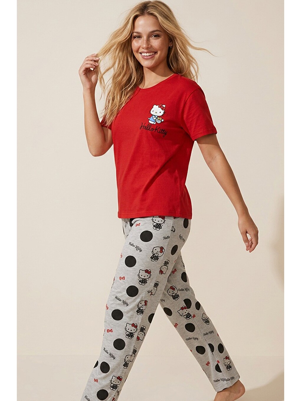 Kırmızı Hello Kitty Lisanslı %100 Pembe Çok Renkli Bisklet Yaka Pijama Takım 26120461-1