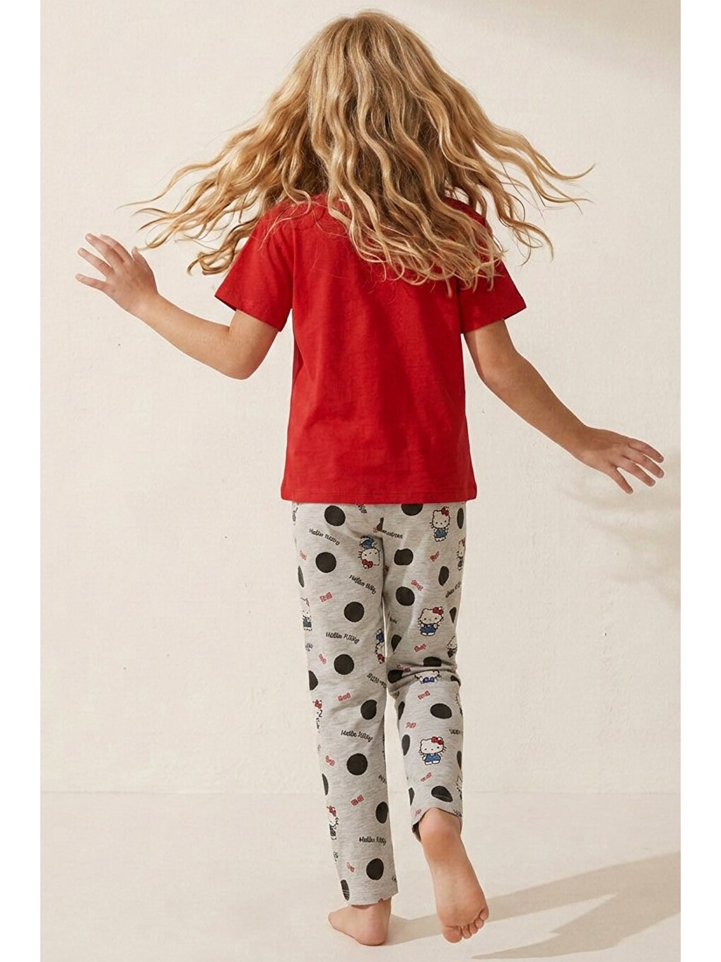 Kırmızı Hello Kitty Lisanslı %100 Pembe Çok Renkli Bisklet Yaka Pijama Takım 26120461-4